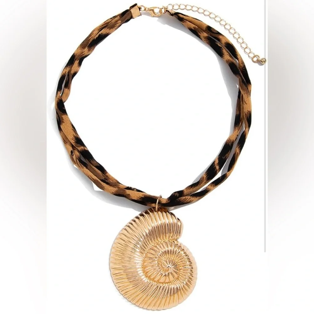 Gold Shell Pendant Necklace